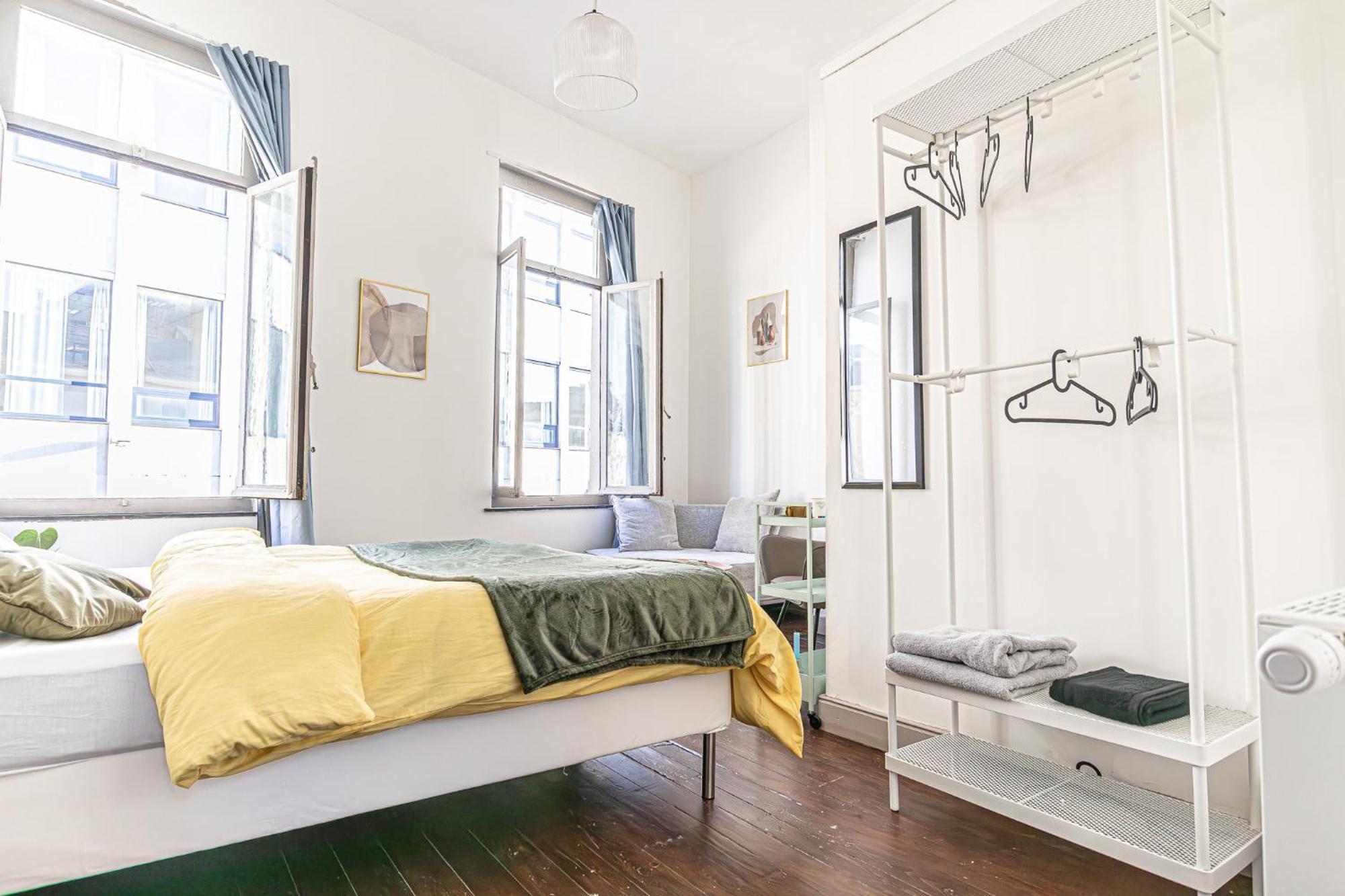 Lovely With View At Vibrant Ghent, Breezy Balcony * Gent