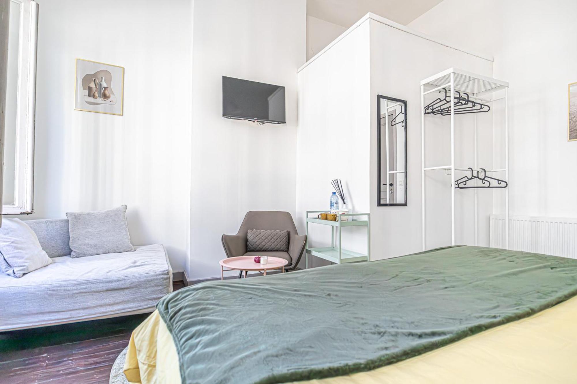 Lovely With View At Vibrant Ghent, Breezy Balcony Appartement Gent