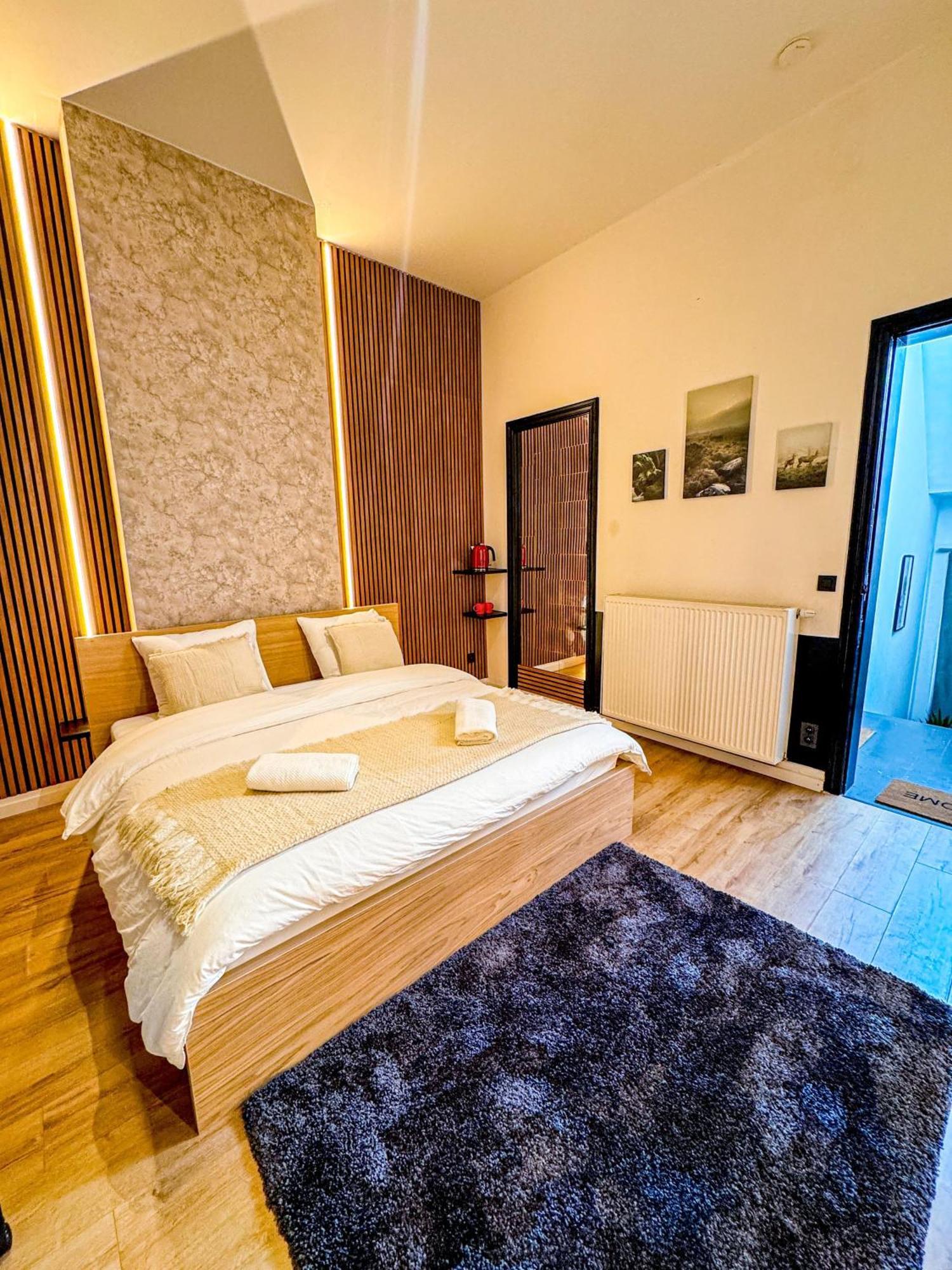 Appartement Lovely With View At Vibrant Ghent, Breezy Balcony