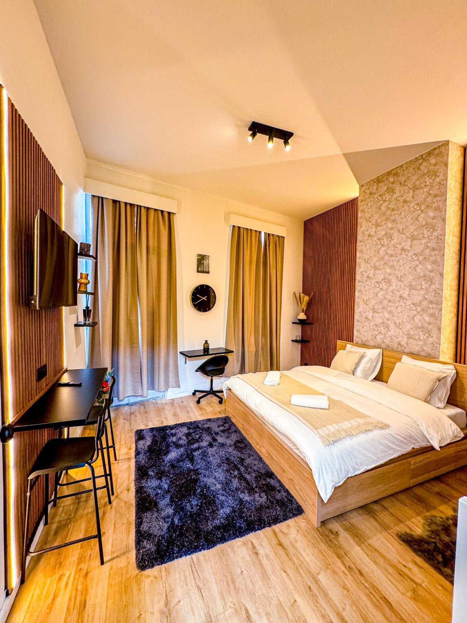 Appartement Lovely With View At Vibrant Ghent, Breezy Balcony