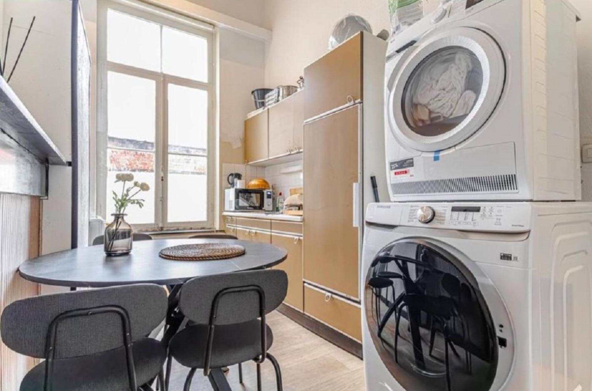 Appartement Lovely With View At Vibrant Ghent, Breezy Balcony Gent