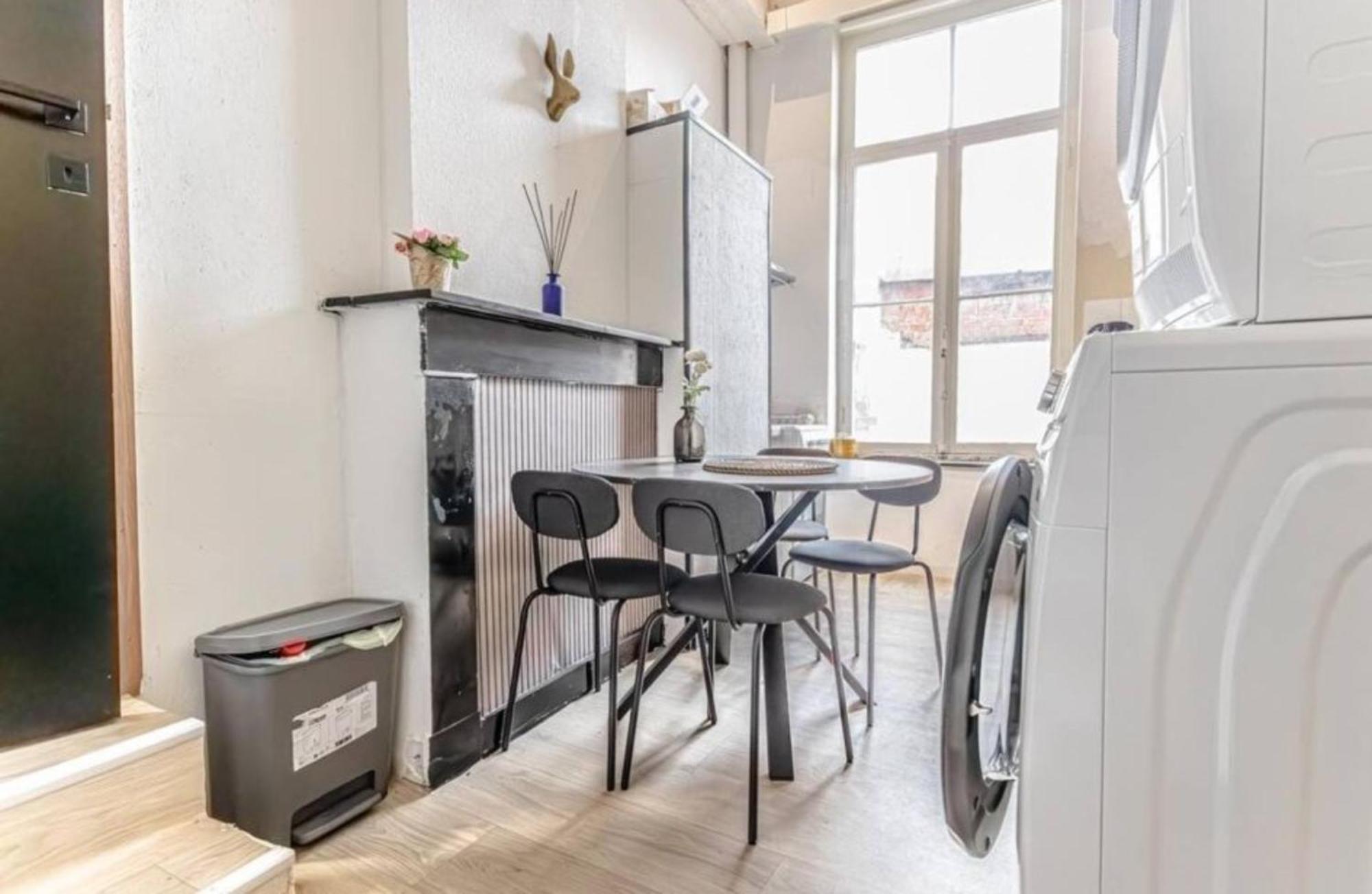 Appartement Lovely With View At Vibrant Ghent, Breezy Balcony Gent